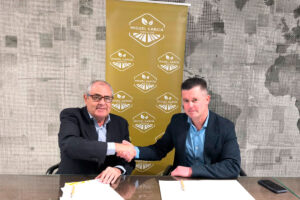 Firma del convenio entre las empresas Daymsa y Fundación Miguel Ángel García