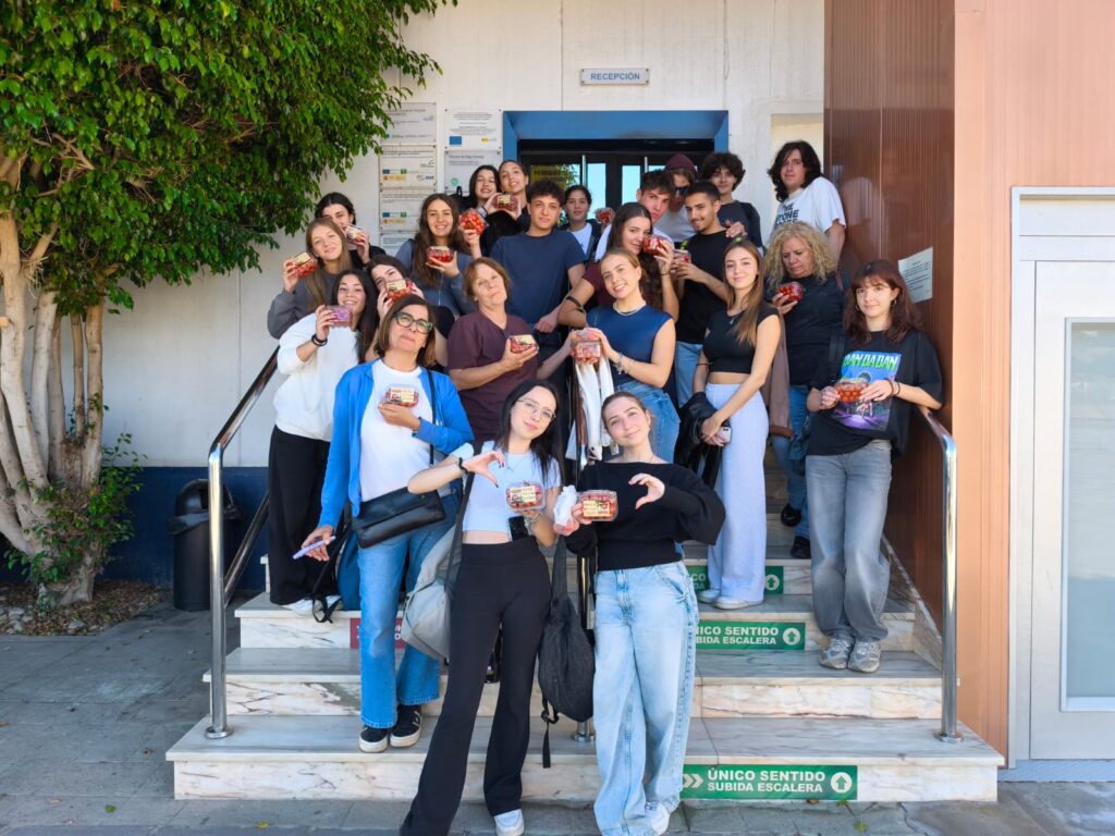 Foto con los alumnos que han recibido la charla de agrofuturo
