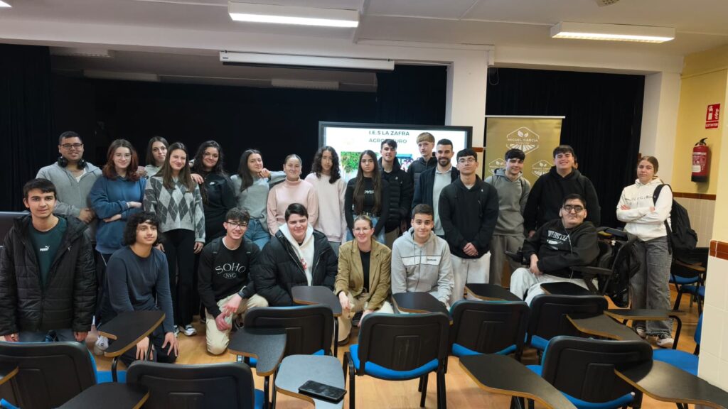 foto con todos los alumnos que han asistido a la charla de AGROFUTURO